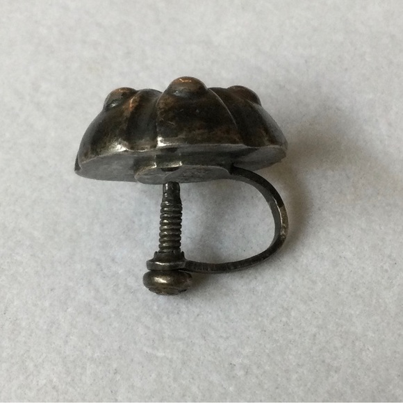William Spratling Screw Back Earring - Stamped Spratling Silver c 6 grams - Picture 2 of 10